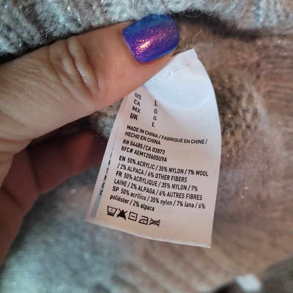 American Eagle Knit sweater with sparkles. - Picture 4 of 4